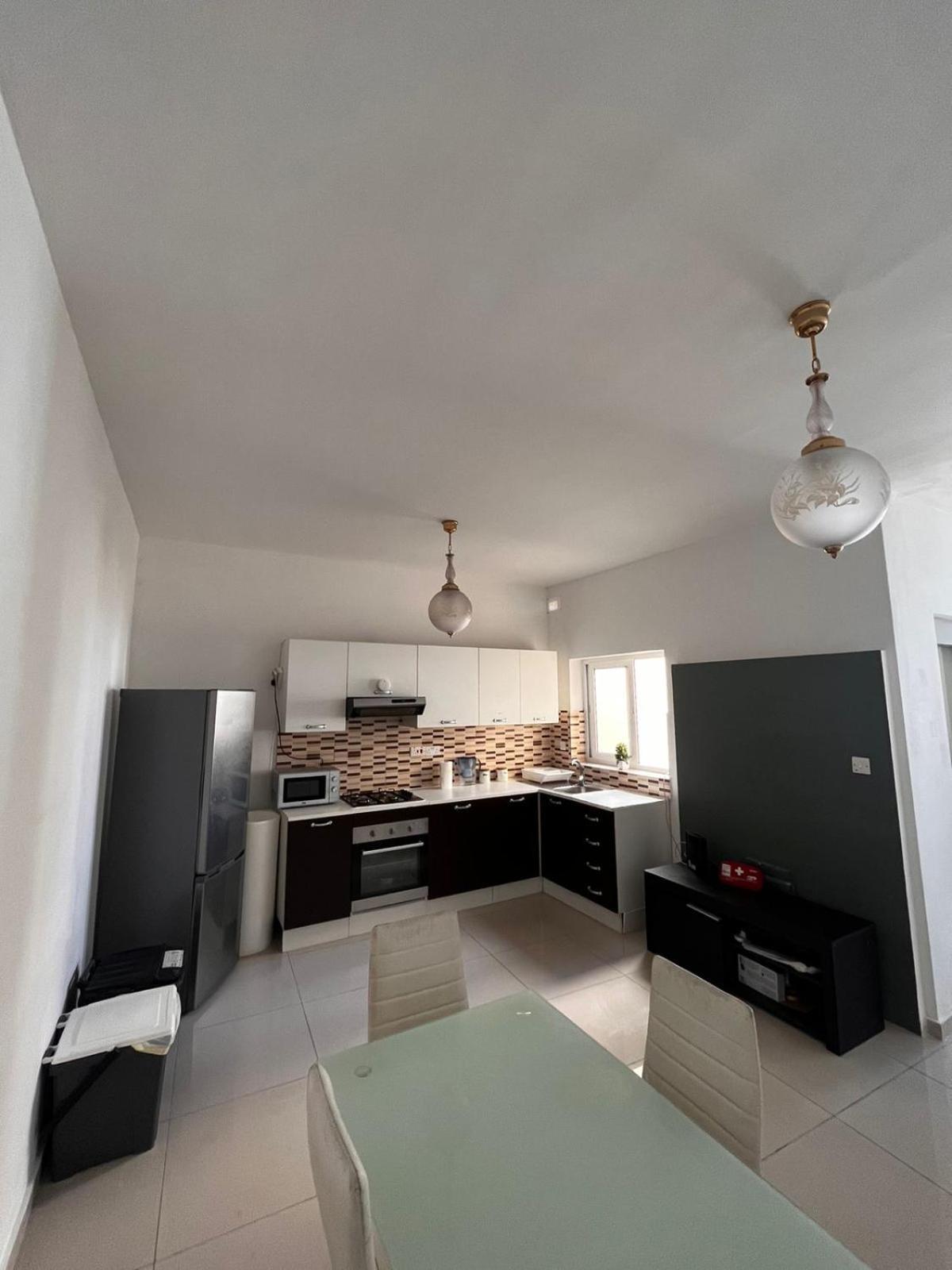 Next To Sliema Stay, Cozy, Air-conditioned, Self Check-in