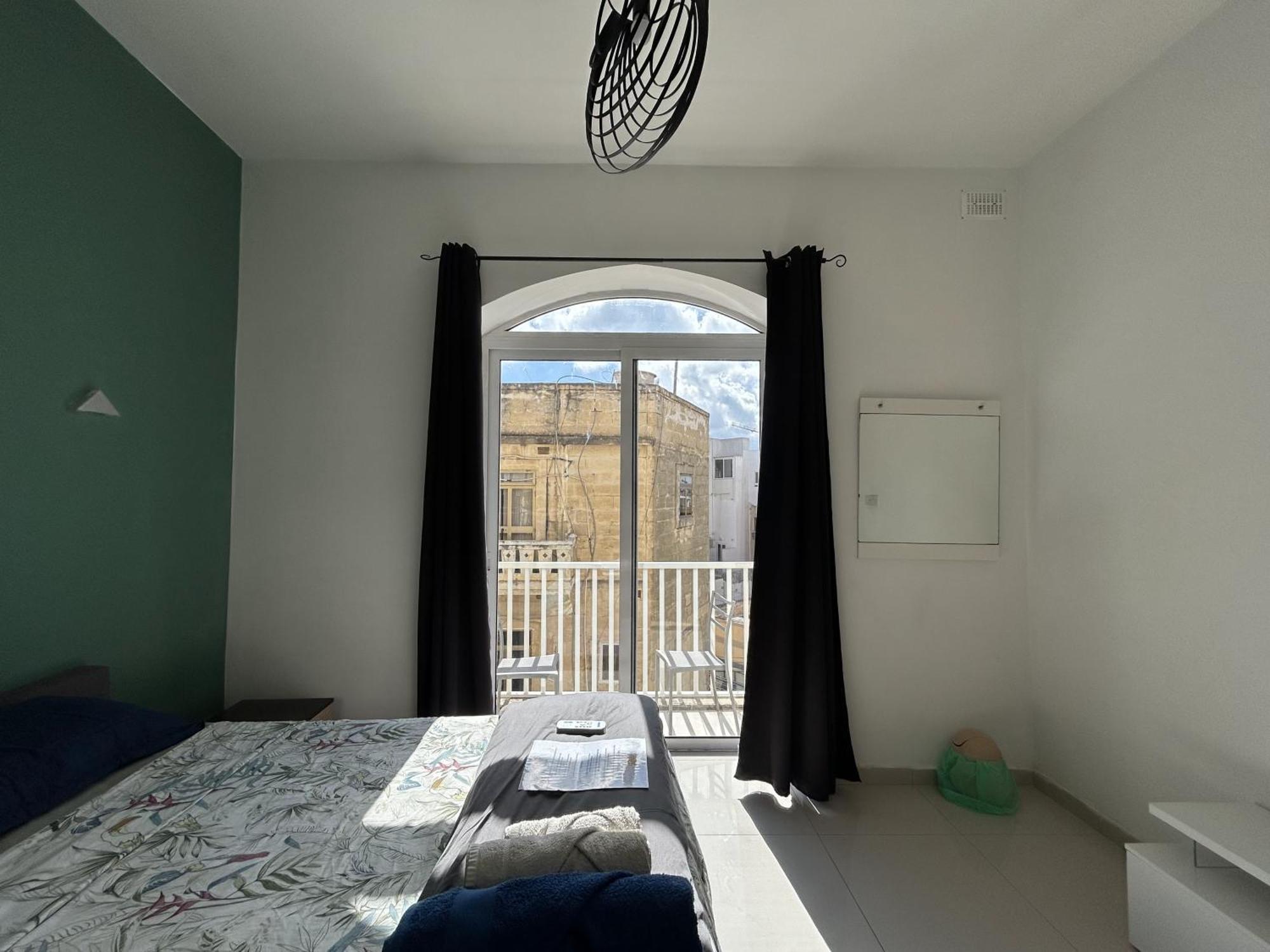 Next To Sliema Stay, Cozy, Air-conditioned, Self Check-in Gzira